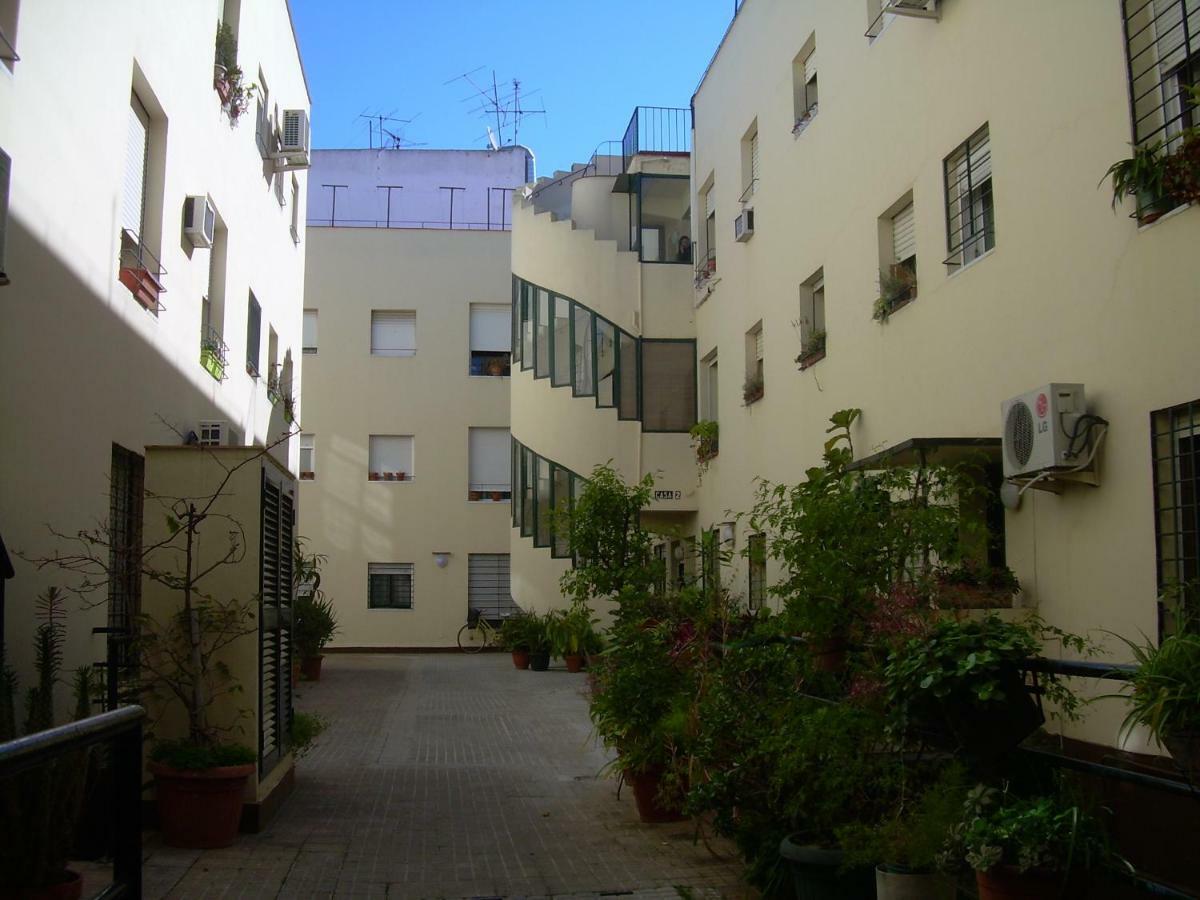 Medina Apartment And Parking Historical Center Севилья Экстерьер фото